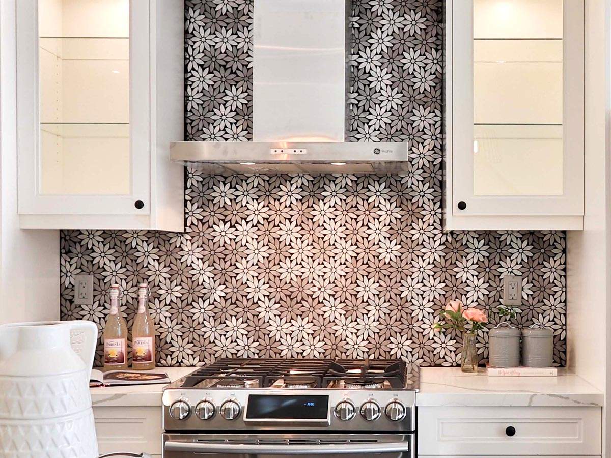 Kitchen Tile Wall Oil Proof Sticker Transparent Self-adhensive Heat Resistant Decal Wall Sticker for Kitchen Furniture Wall Decoration 