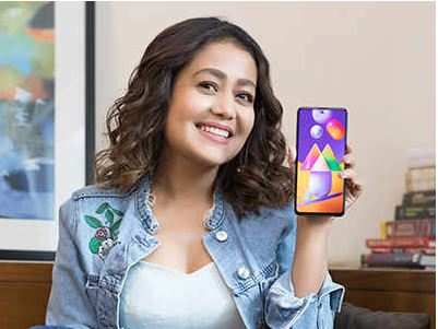 Neha Kakkar is up to something fun! Find out how she turns the mundane into marvellous with the #MonsterShot Samsung Galaxy M31s
