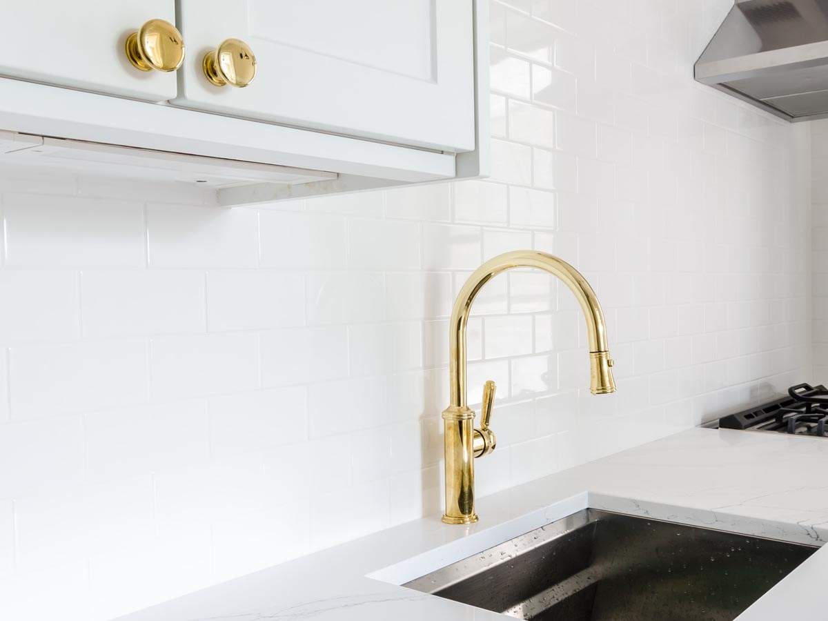 Sleek kitchen faucets that'll upgrade your sink & ease washing ...