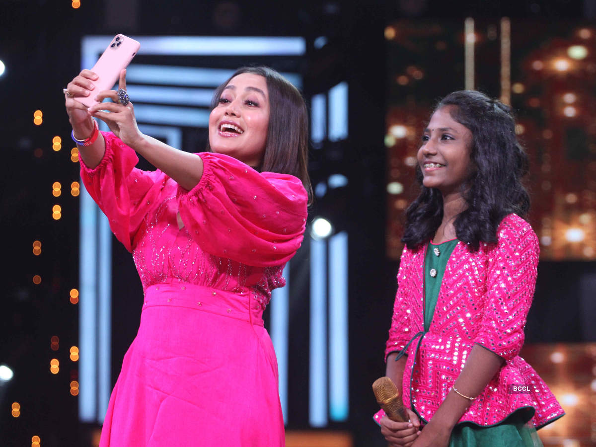 Sa Re Ga Ma Pa Li L Champs Neha Kakkar Is Mesmerised By A Young Contestant S Singing Clicks A Selfie With Her Times Of India Punjabi patiala suit hand embroiderded salwaar kameez. sa re ga ma pa li l champs neha kakkar