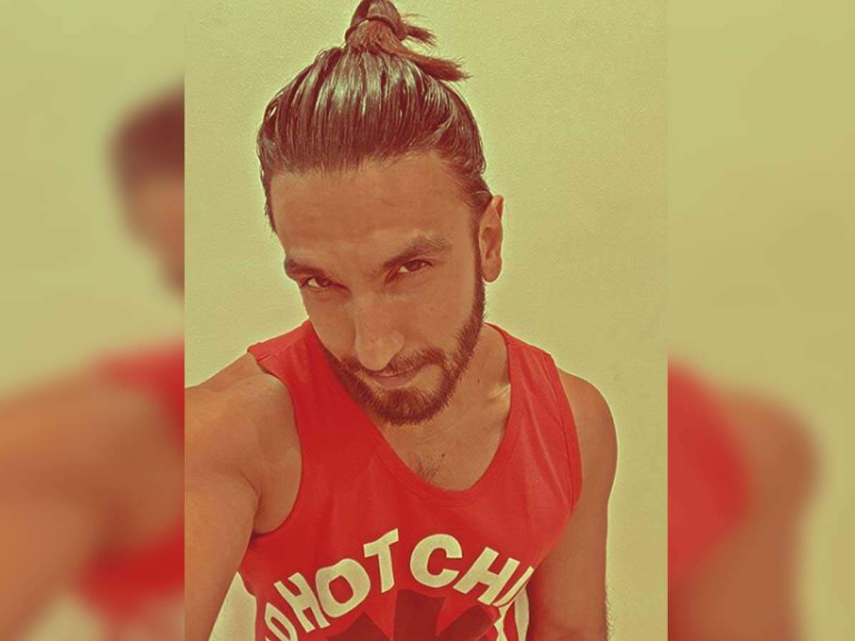 Ranveer Singh's 'Mohawk' look gets a thumbs-up from Priyanka