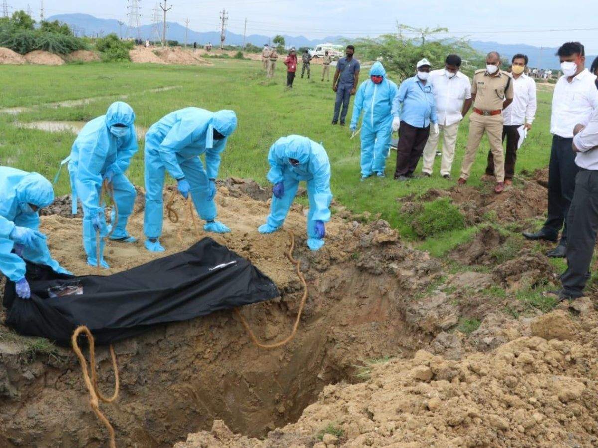 Andhra Pradesh Chittoor Collector And Sp Urge Public Not To Obstruct Covid 19 Victims Funerals Amaravati News Times Of India