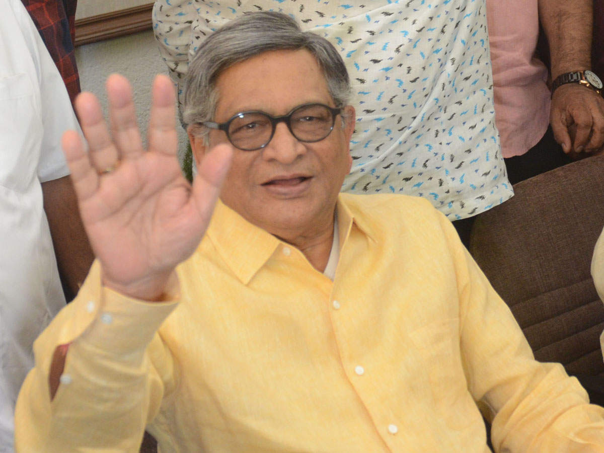 Fear of criticising leadership in power has to be abandoned: S M Krishna | India News - Times of India