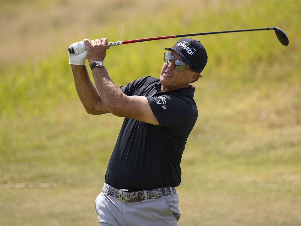 Mickelson Fires 10 Under 61 In Champions Tour Debut Golf News Times Of India