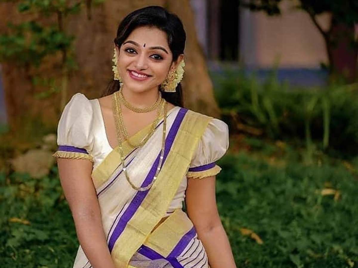 I can never forget that 'tearful' Athapookalam competition: Comedy Stars  host Meera Anil recollects her best Onam memory - Times of India