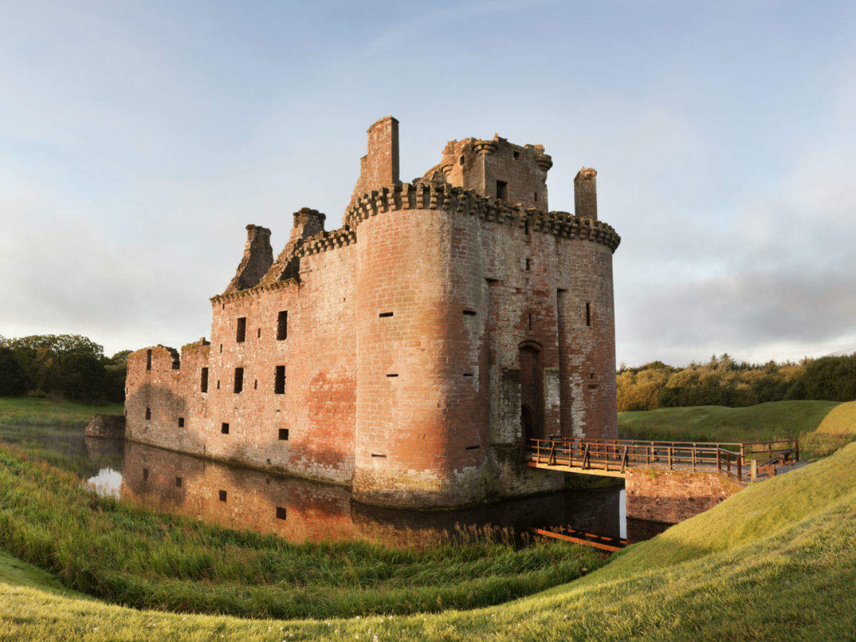 Whisky, poetry, and castles are the three highlights of this Scottish cycling tour