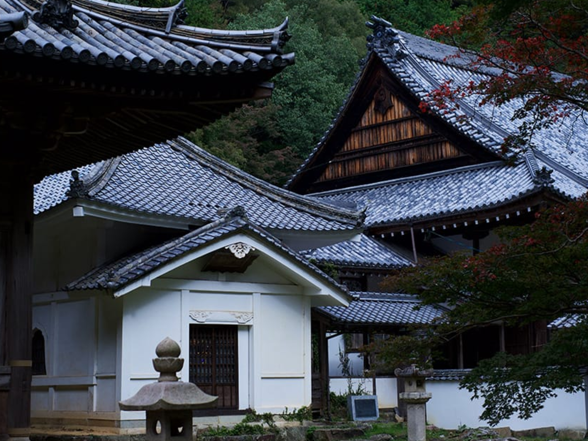 Would you dress like a warrior to stay at this 16th-century Samurai castle in Japanese village?