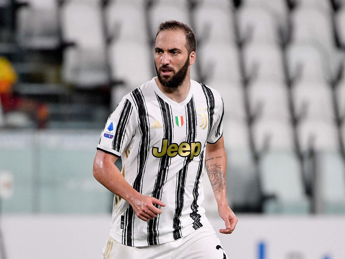 Gonzalo Higuain In Miami To Complete Mls Move Football News Times Of India