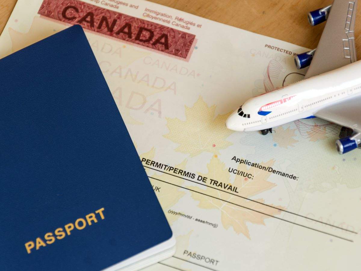 Postpone travels to Canada, as travel restrictions extended till Halloween