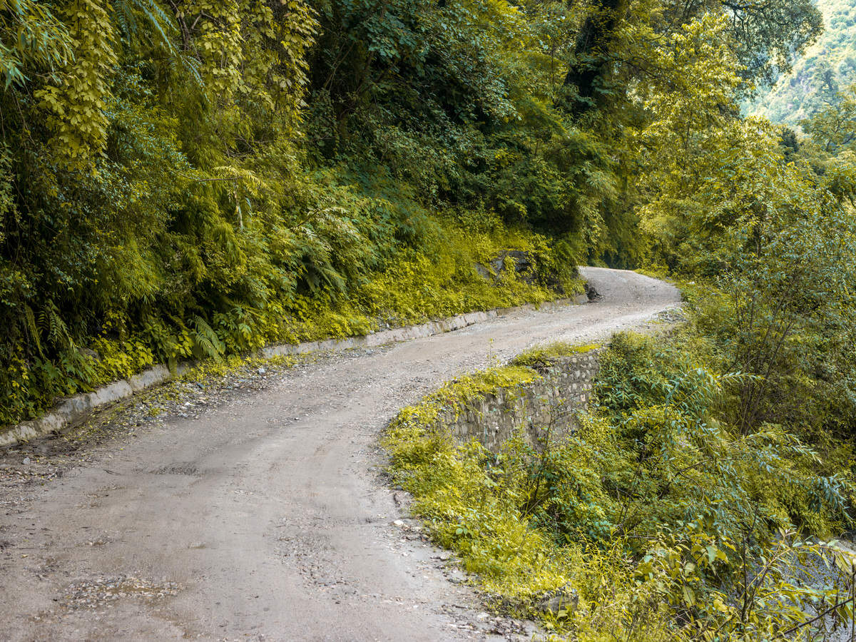 Shimla-Kalka National Highway blocked; traffic redirected to other routes