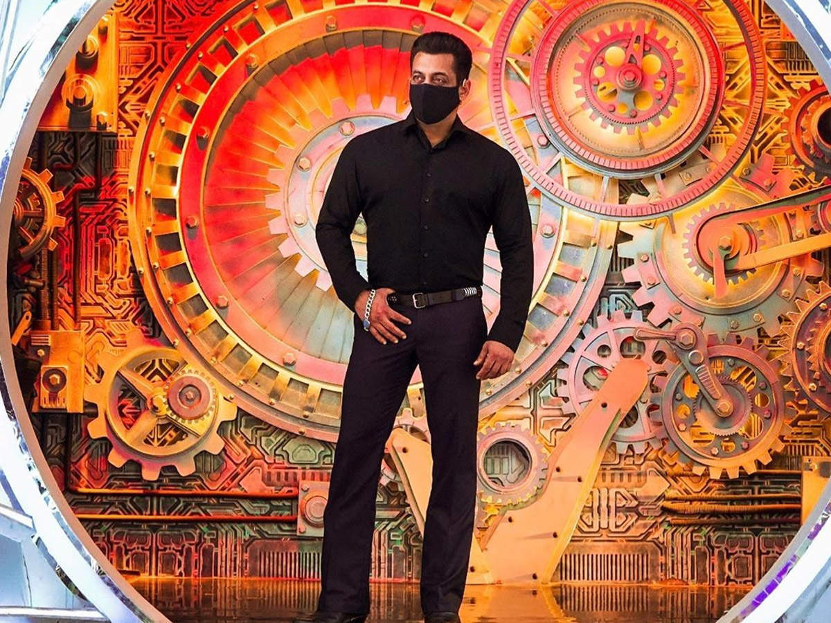 Bigg Boss 14: Host Salman Khan stuns in all black avatar with his mask on  as he gears up to welcome the contestants - Times of India