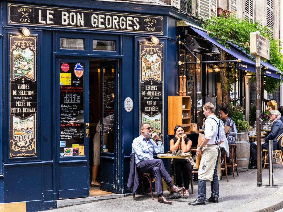 Paris bans cafes and bars for two weeks