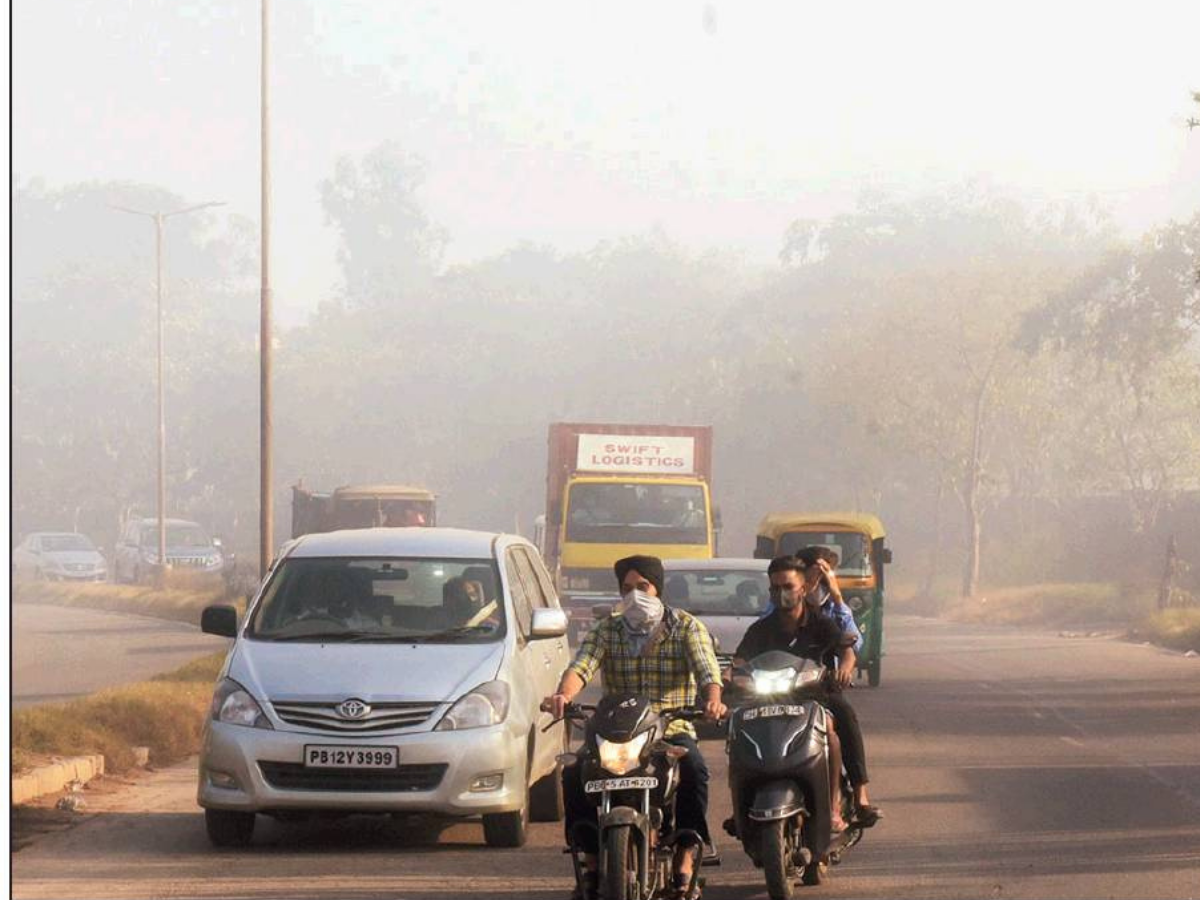 Dumping ground fire leaves residents gasping for breath in Chandigarh |  Chandigarh News - Times of India