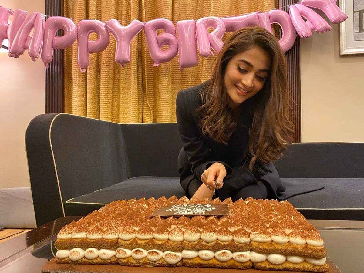 Pooja Hegde's birthday: From tiramisu cake and Samajavaragamana to ...