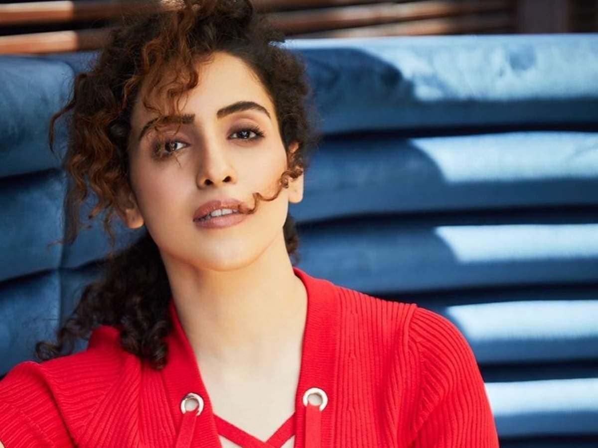 Sanya Malhotra grooves to the beats of Jind Mahi in THIS video | Hindi  Movie News - Times of India
