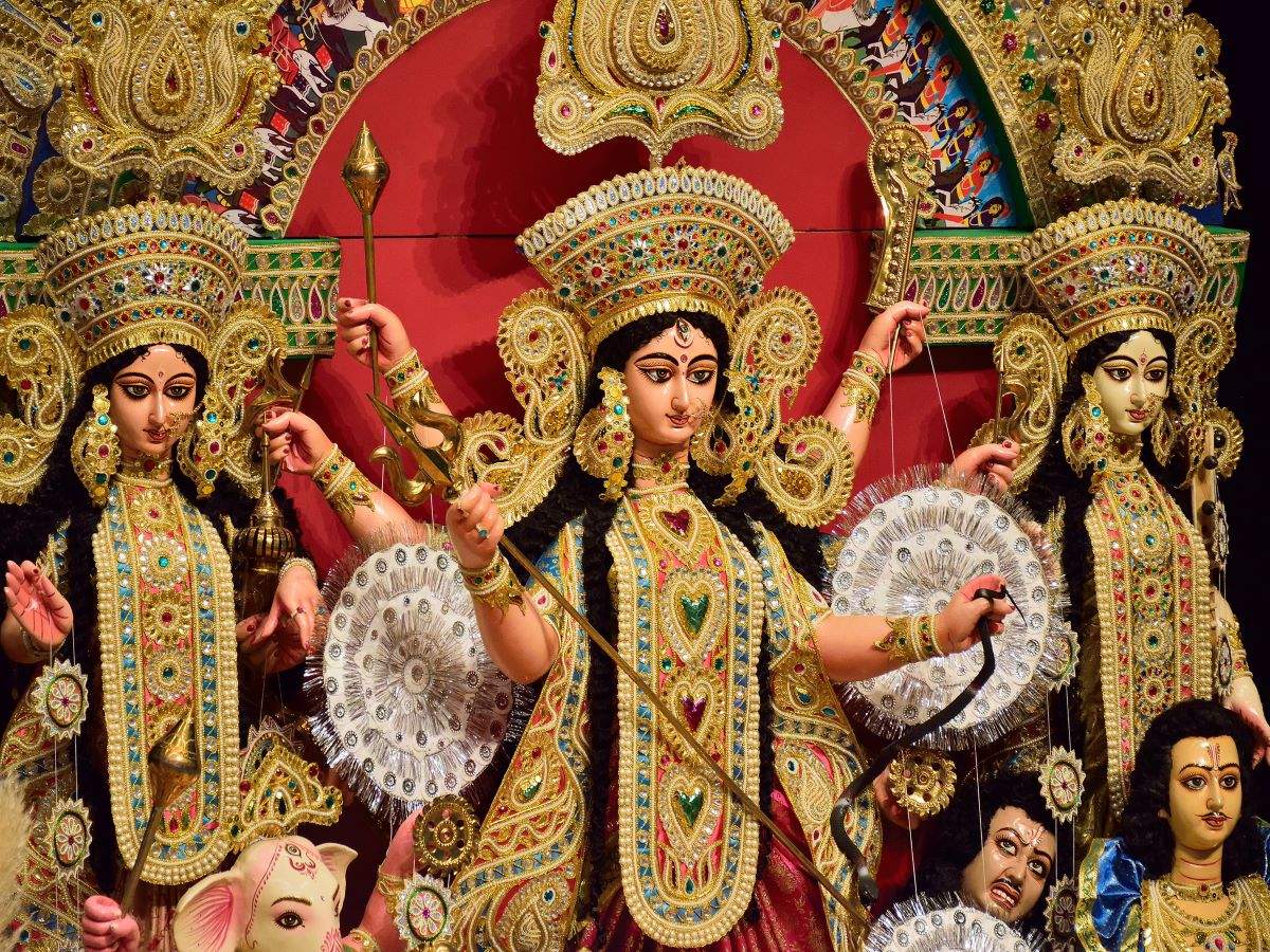 West Bengal: Durga Puja pandals declared no-entry zones for visitors, travellers and enthusiasts disappointed