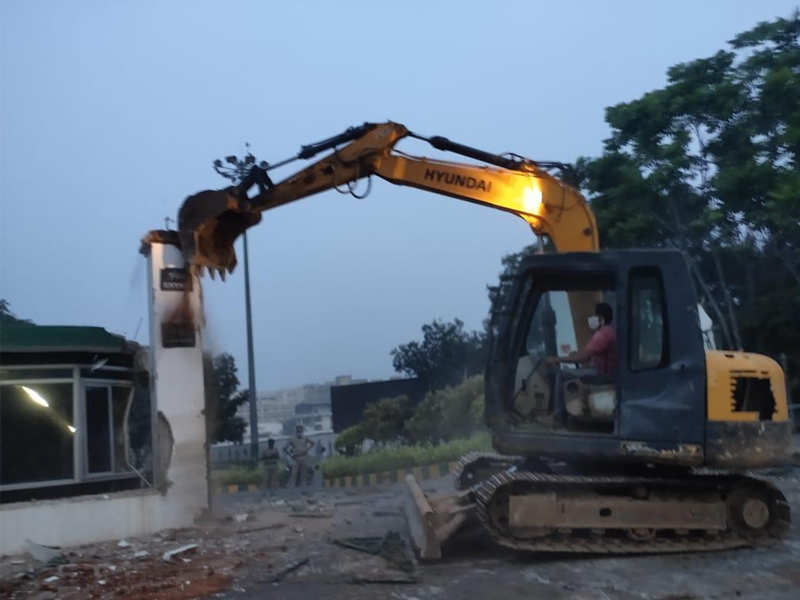 Gitam University Vizag: Demolition in Gitam University creates tension | Visakhapatnam News - Times of India