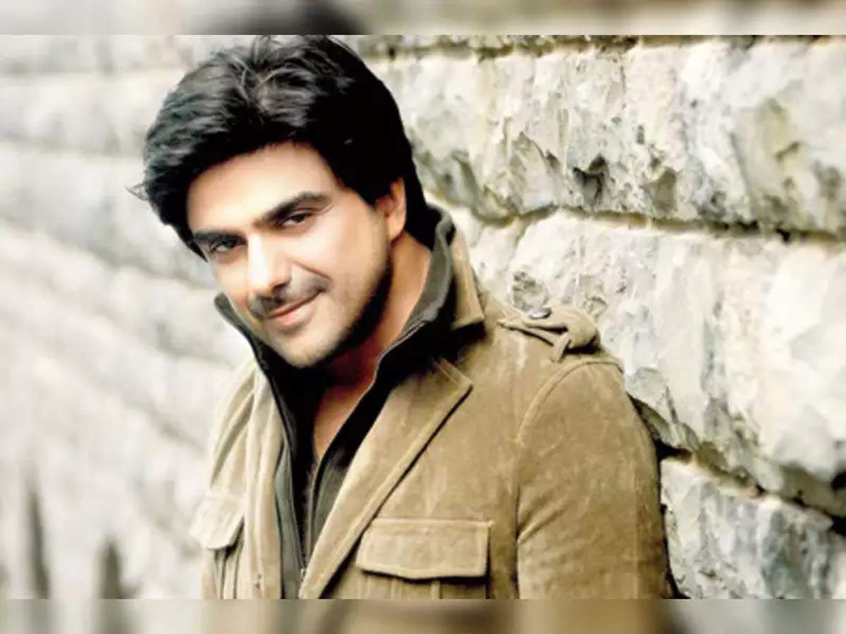 Exclusive! Samir Soni on 12 years of 'Fashion': Priyanka Chopra was like a  little girl on the sets and I used to play big brother to her | Hindi Movie  News -