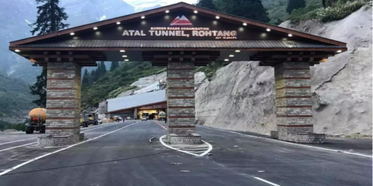 Himachal Pradesh government starts bus service on Kullu-Manali and Keylong route through Atal Tunnel