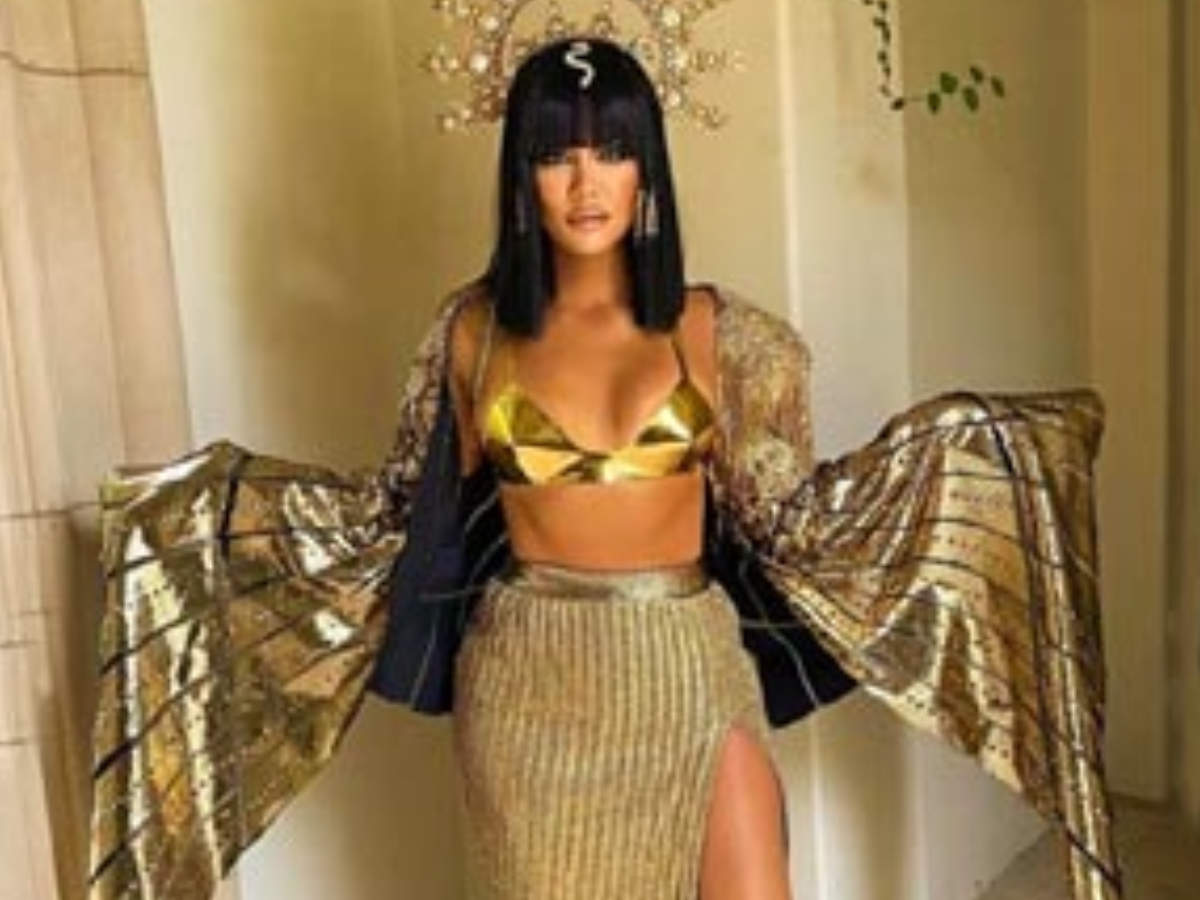 Khloe Kardashian and True Wear Matching Halloween Costumes - Khloe  Kardashian and True Thompson Halloween Costume 2018
