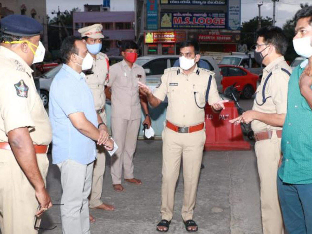 Andhra Pradesh Tirupati Sp Inspects Security Arrangements For Tiruchanoor Brahmotsavams Amaravati News Times Of India