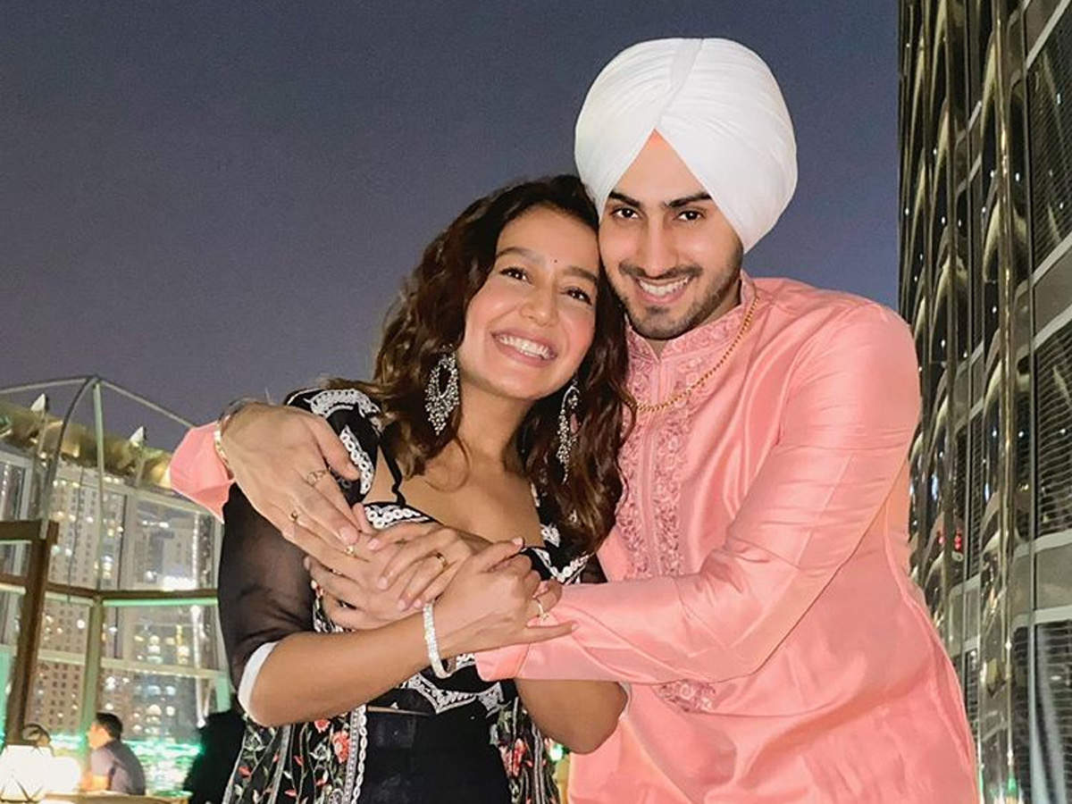 Indian Idol judge Neha Kakkar and husband Rohanpreet Singh celebrate their  first Diwali together in Dubai; see pics - Times of India