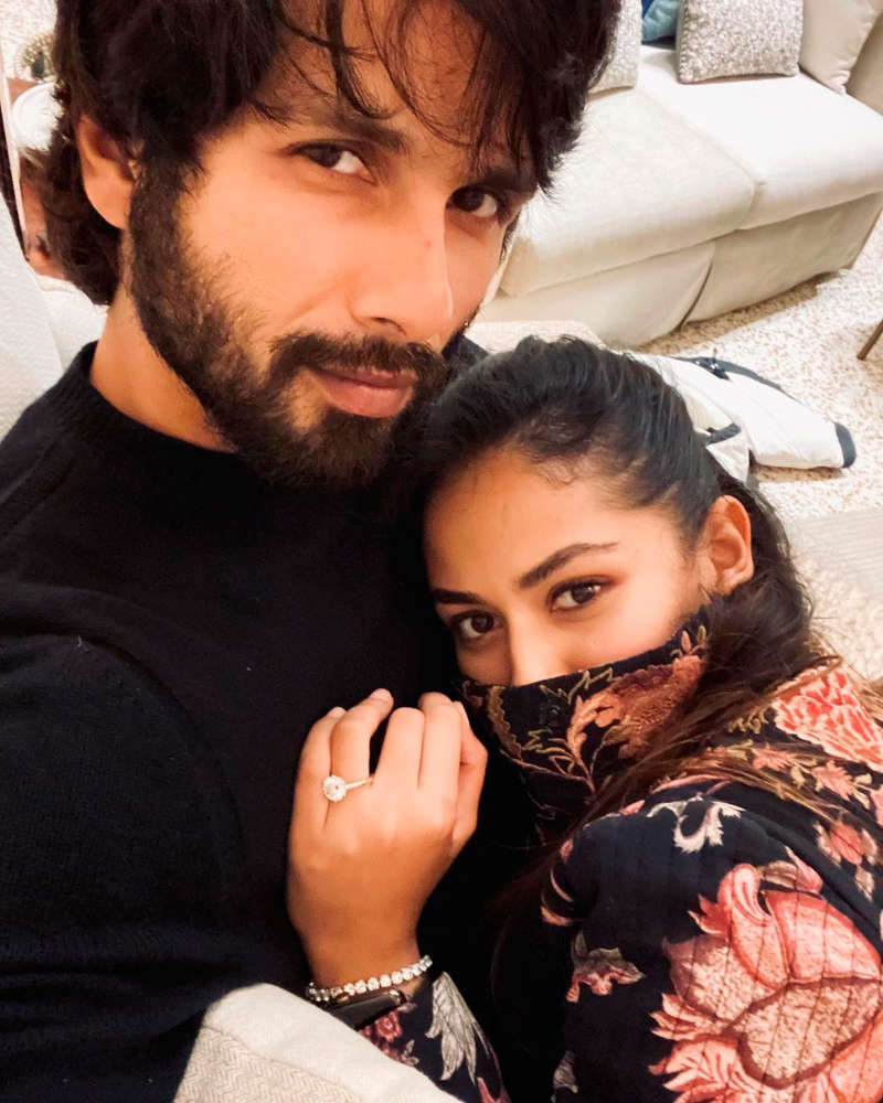 This romantic selfie of Shahid Kapoor and Mira Rajput is winning the internet, Hot Pics of This romantic selfie of Shahid Kapoor and Mira Rajput is winning the internet, Hot Pictures of photo picture