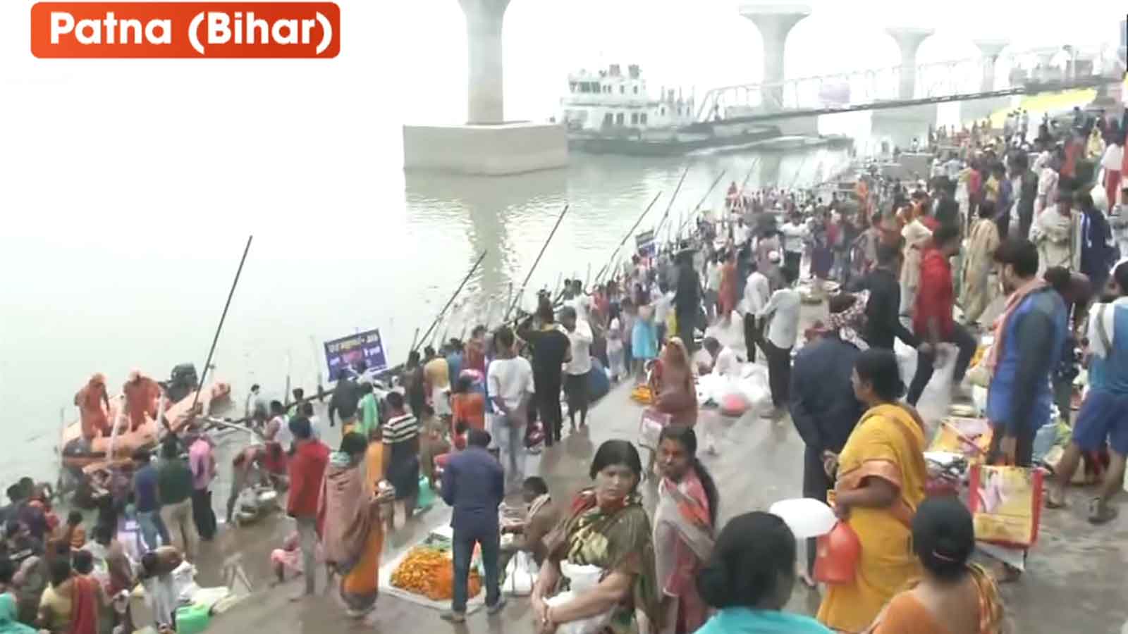 Chhath Puja: Devotees flock to Ganga ghat in Patna on 'Kharna' | City - Times of India Videos Chhath Puja: Devotees flock to Ganga ghat in Patna on 'Kharna' | City - Times of India Videos