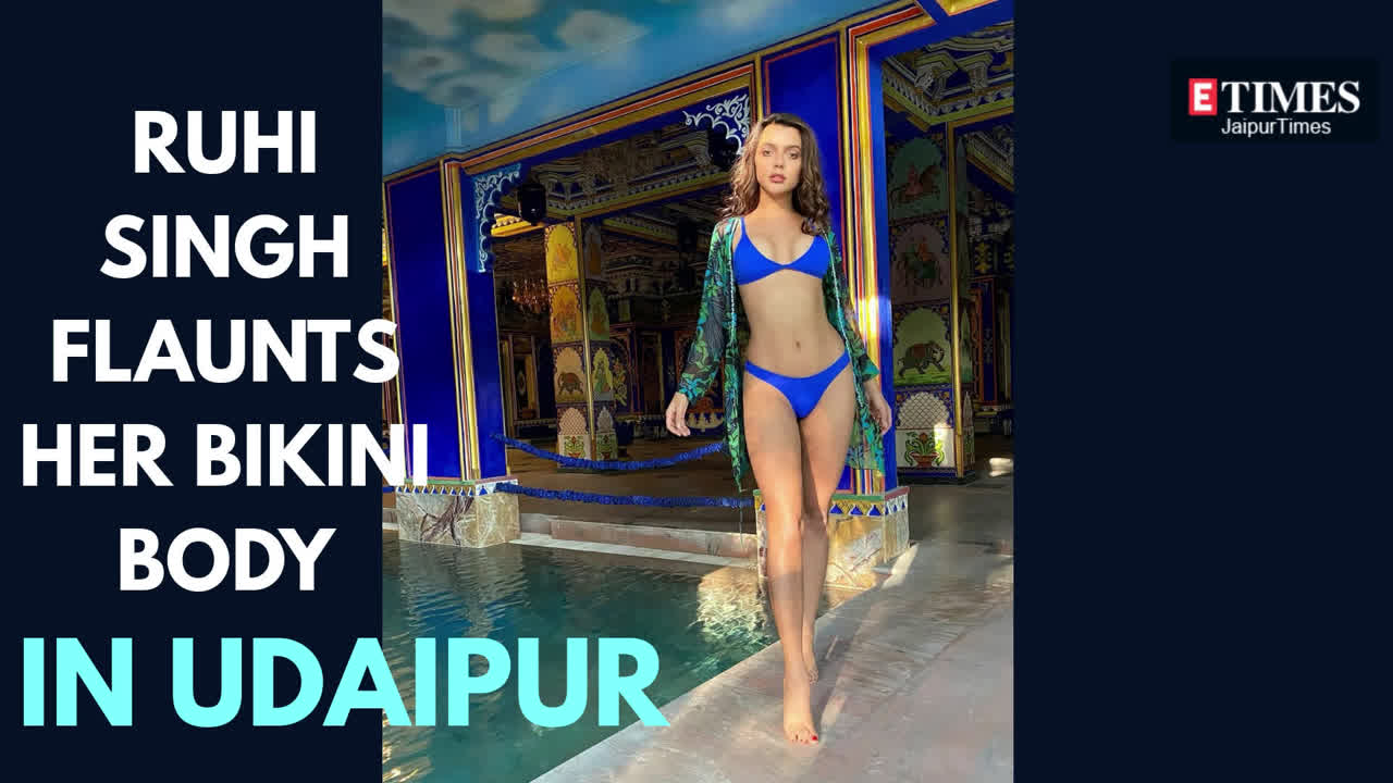 ruhi singh in bikini