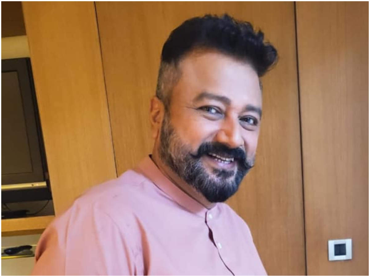 Pics Jayarams new haircut ups his style quotient fans call him ageless   Malayalam Movie News  Times of India