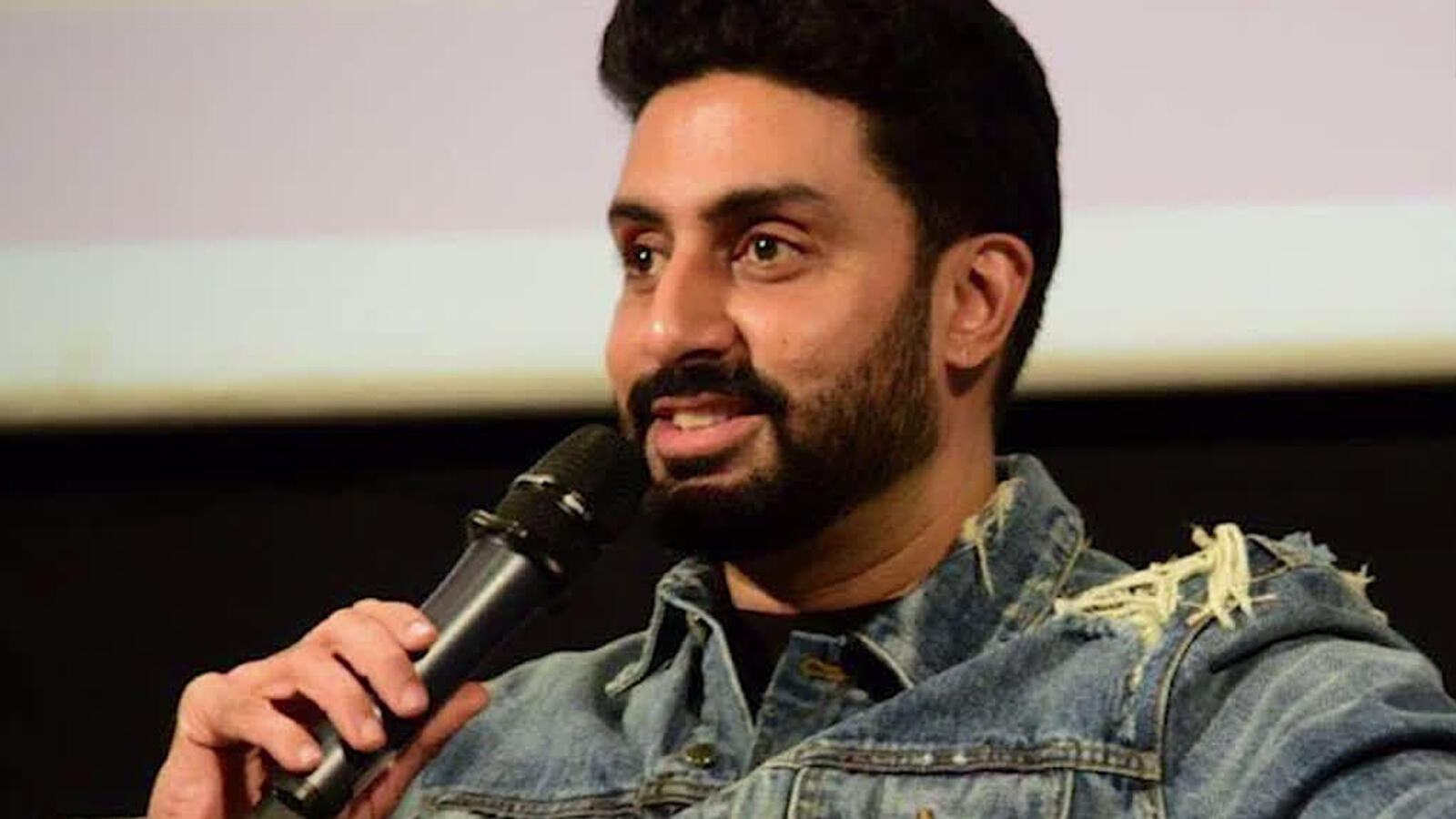 Abhishek Bachchan feels he has no 'ego' problem over sharing screen with other actors | Hindi Movie News - Times of India Abhishek Bachchan feels he has no 'ego' problem over sharing screen with other actors | Hindi Movie News - Times of India
