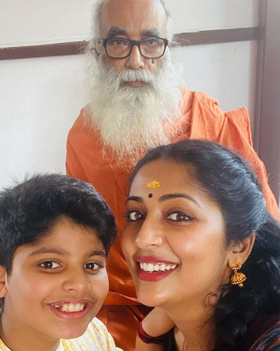 Navya Nair shares happiness of practicing dance in front of her master | Malayalam  Movie News - Times of India