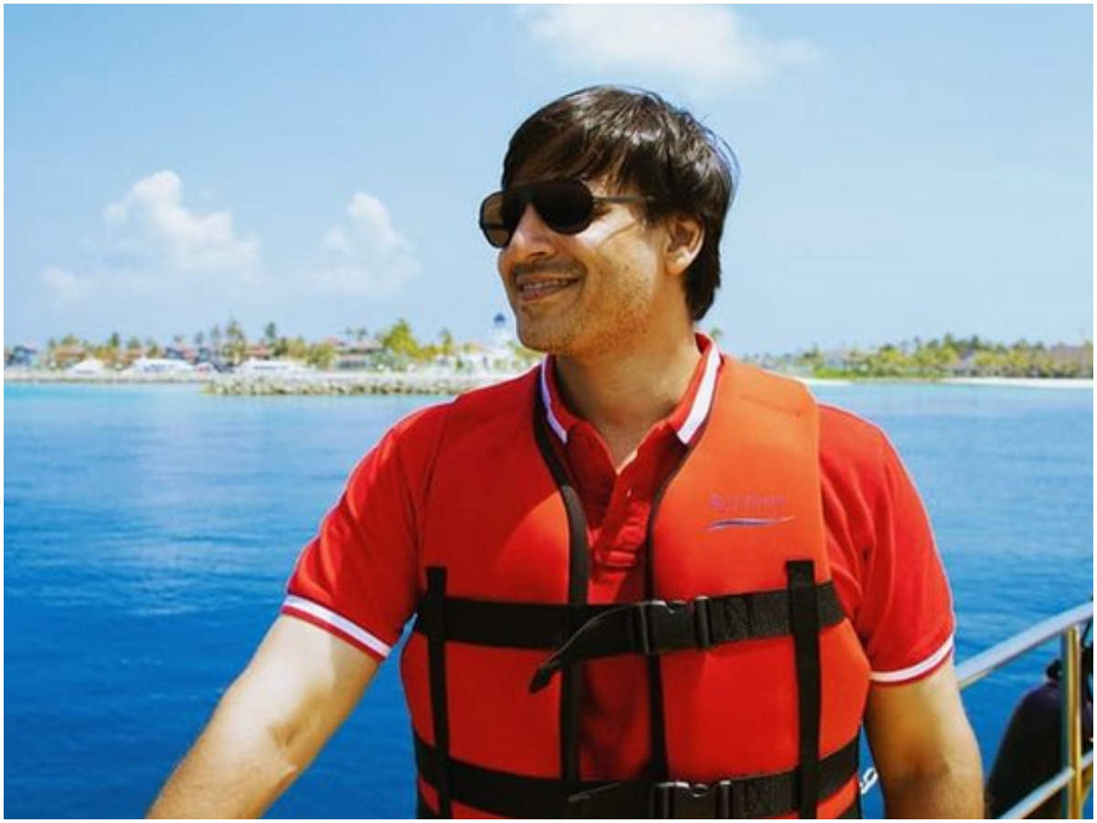 Vivek Oberoi enjoys a family vacation in Maldives | Hindi Movie ...