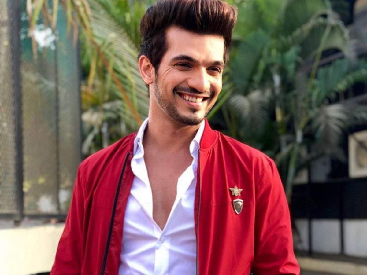 Arjun Bijlani reveals why he loves to watch light-hearted shows - Times of  India