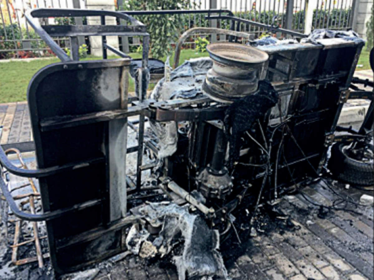 Two buggies were set on fire and 6 vehicles damaged in the violence at the Wistron unit in Narasapura on Saturday
