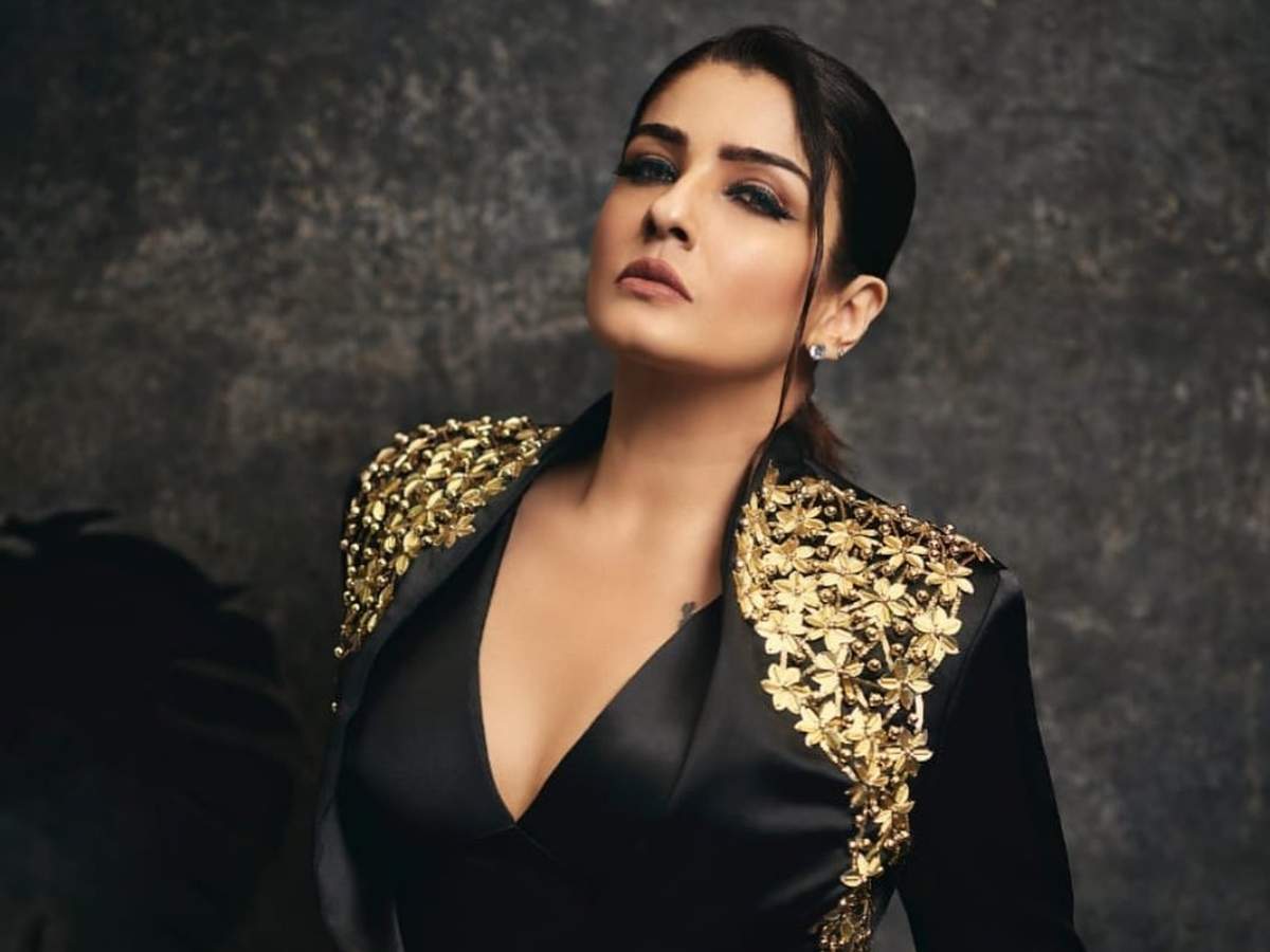 Raveena Tandon Chudai Vedio - Raveena Tandon crosses 5 million followers on Instagram; thanks fans for  their love and support | Hindi Movie News - Times of India