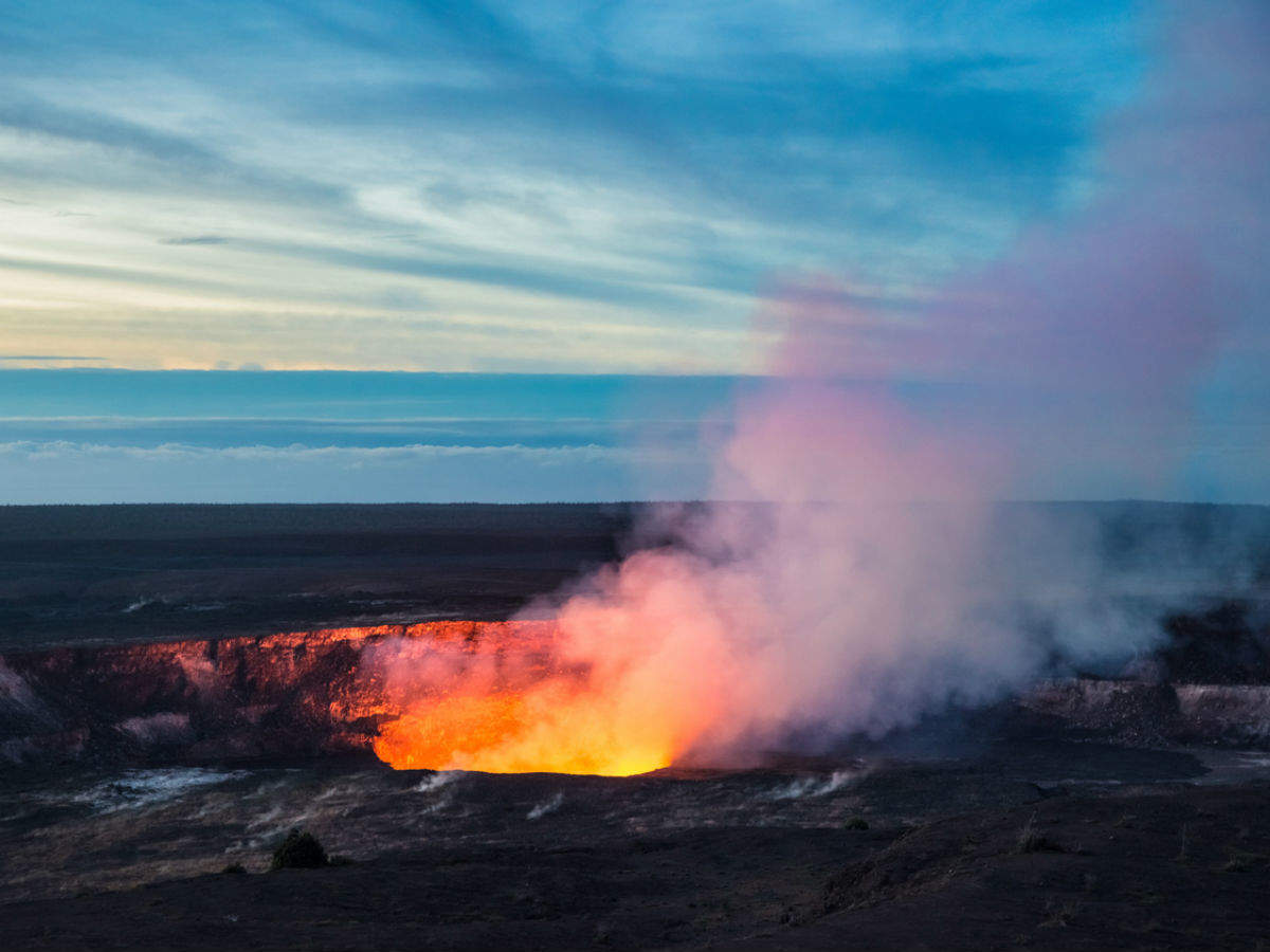 Hawaii’s Kilaueau volcano erupts once again