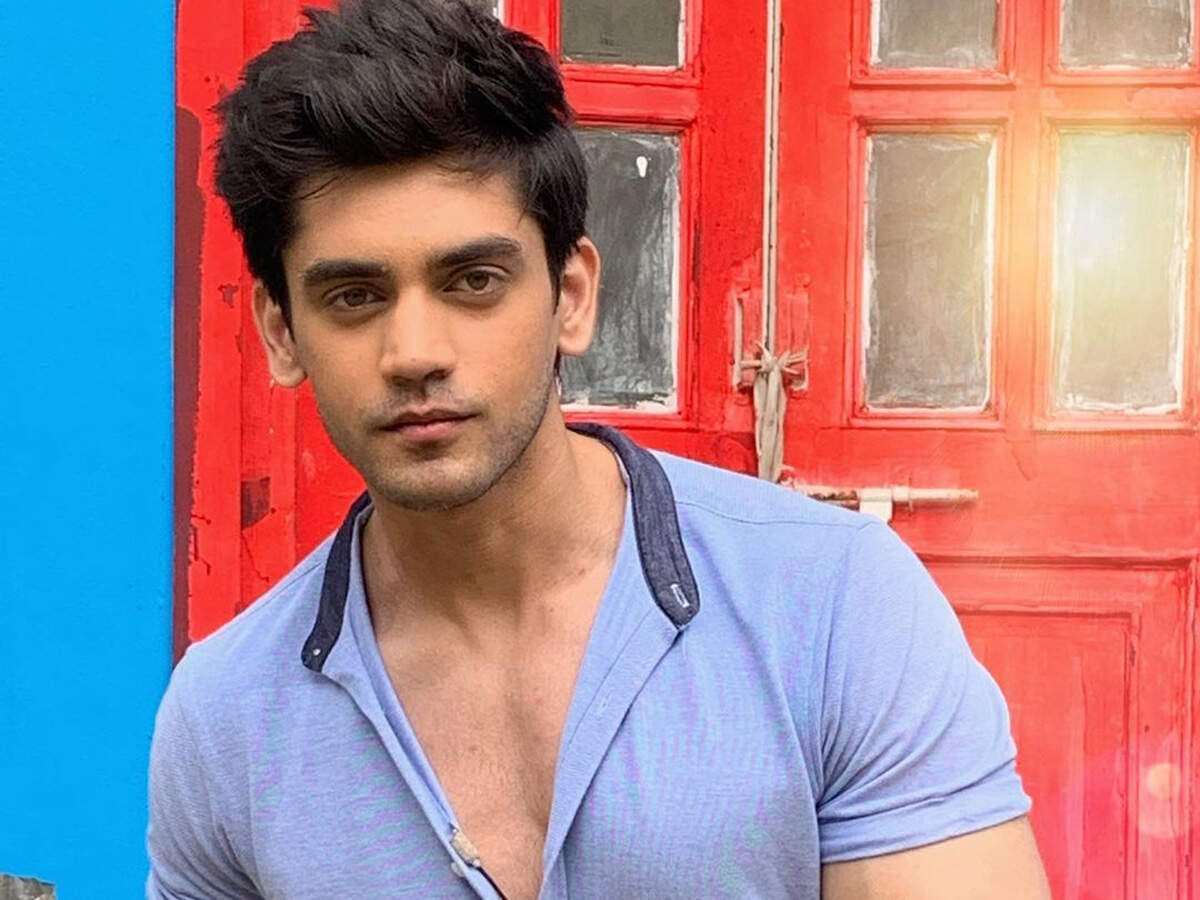 Avinash f