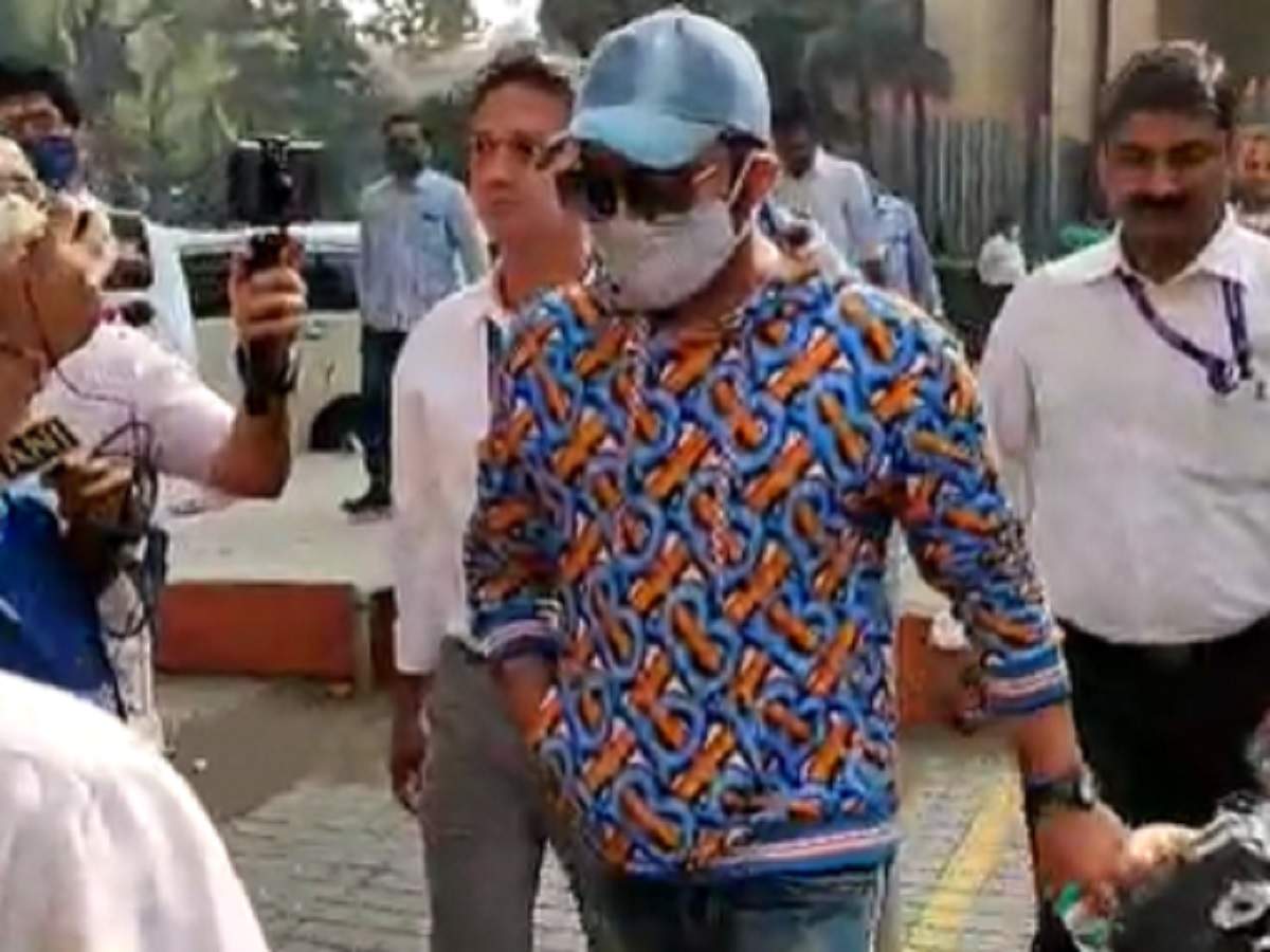 Kapil Sharma arrives at CP office to record his statement in Dilip Chhabria  case - Mumbai Mirror