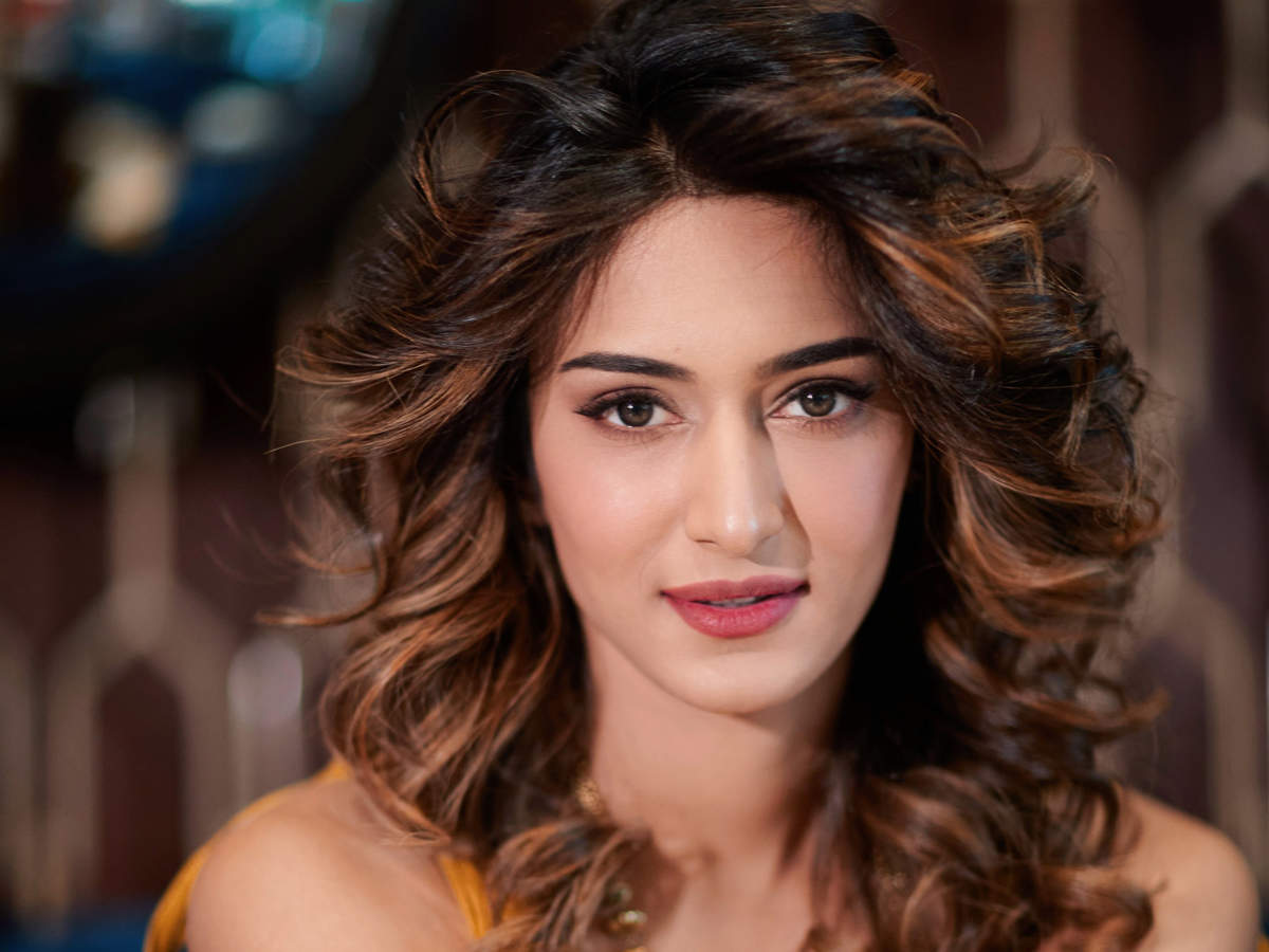Erica Fernandes: I want to take up projects that will challenge me as an  actor - Times of India