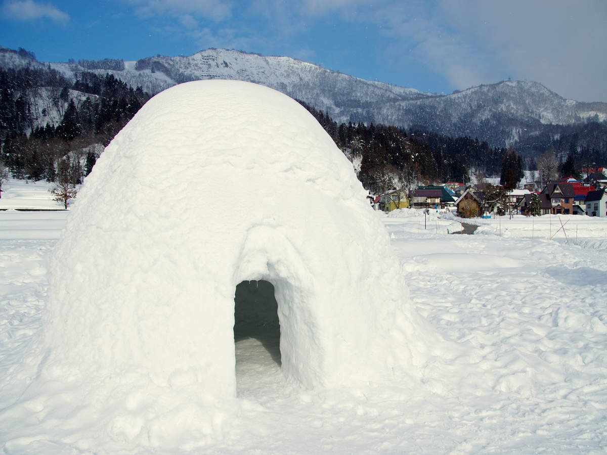 India’s first igloo cafe comes up in Kashmir’s Gulmarg
