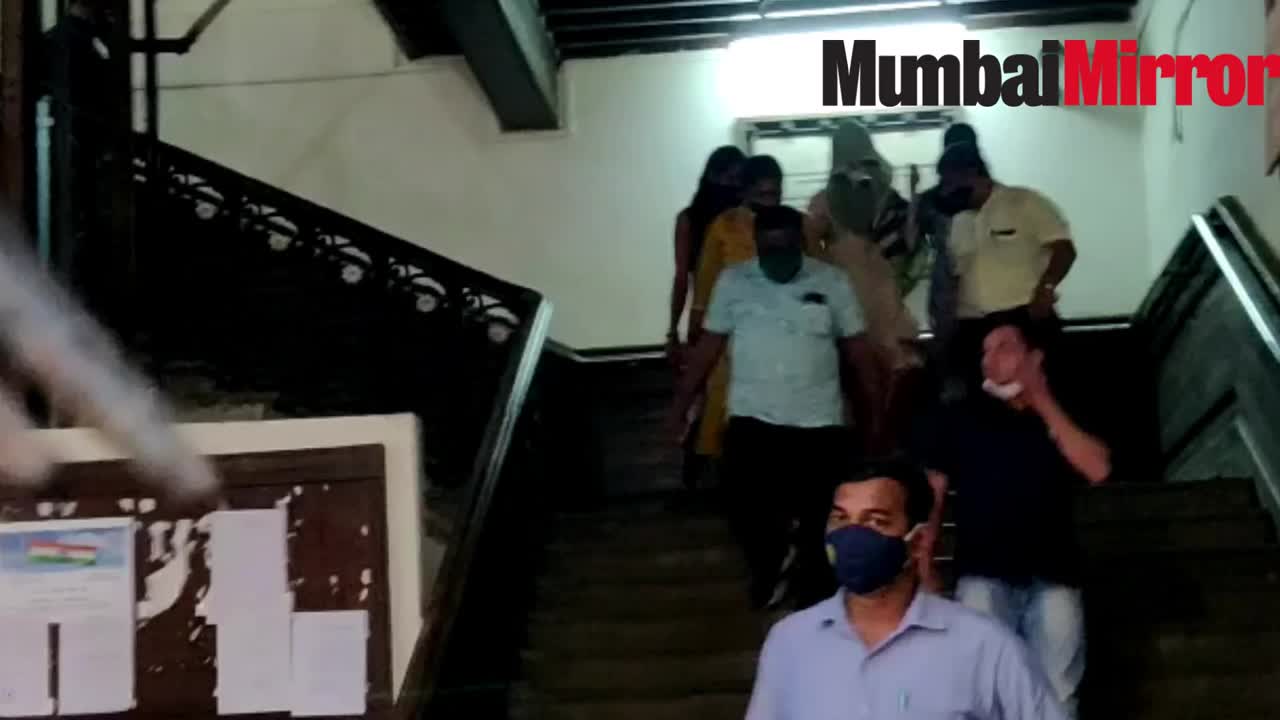 Porn video racket: Actress-model Gehana Vasisth produced in court - Video |  Mumbai Mirror