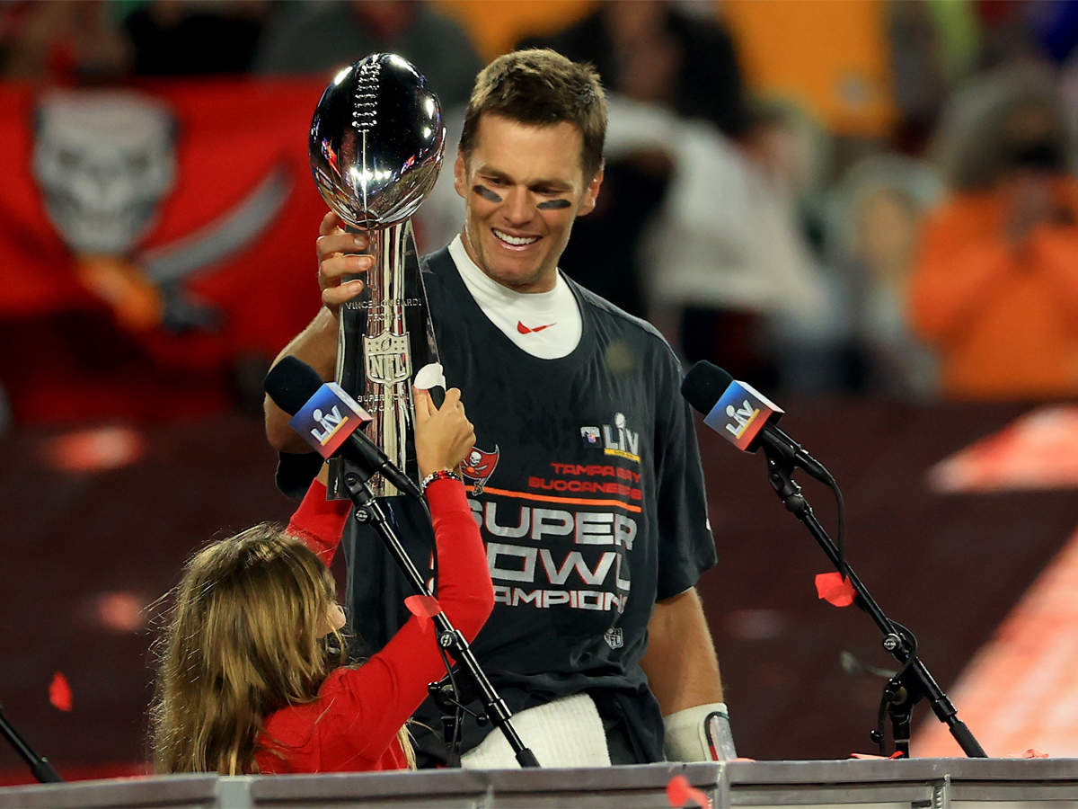 Tampa Bay Buccaneers Tom Brady Super Bowl LVL Champions Goat