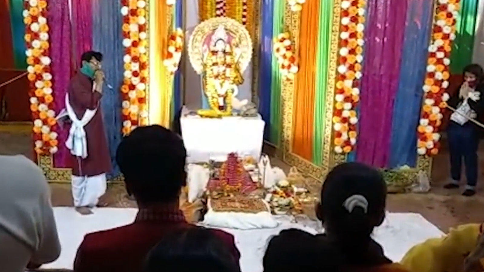 Basant Panchami 2021: Devotees perform Saraswati Puja in Kalibari ...