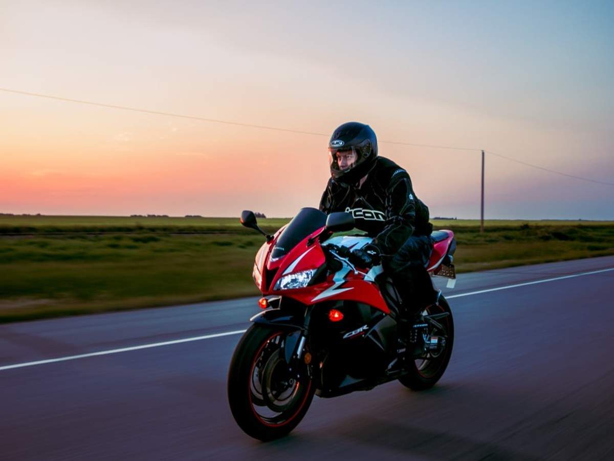 Five Basic Safety Tips All Motorcycle Riders Should Follow  High Note  Performance