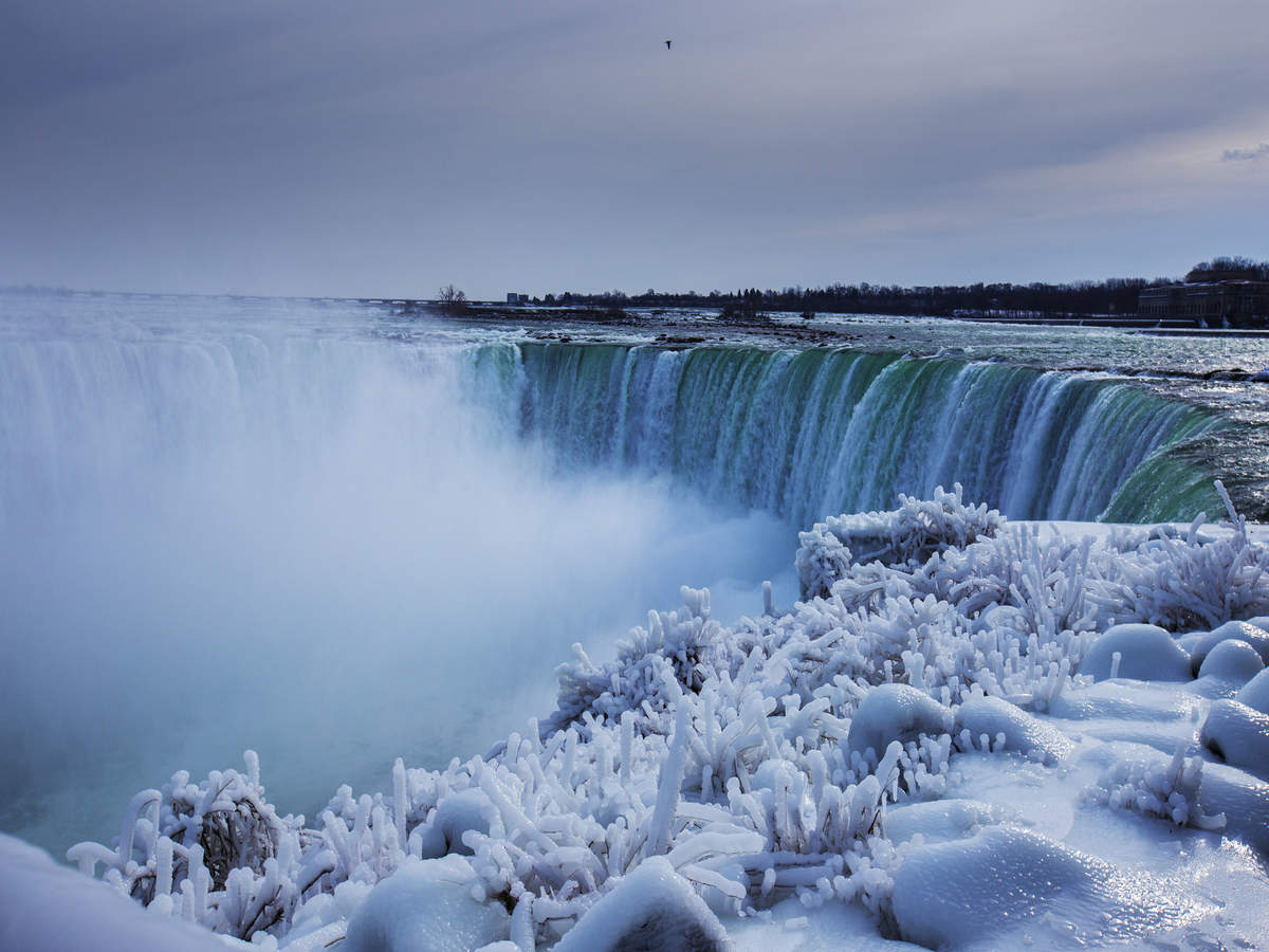 Niagara Falls freezes and this is how it looks!