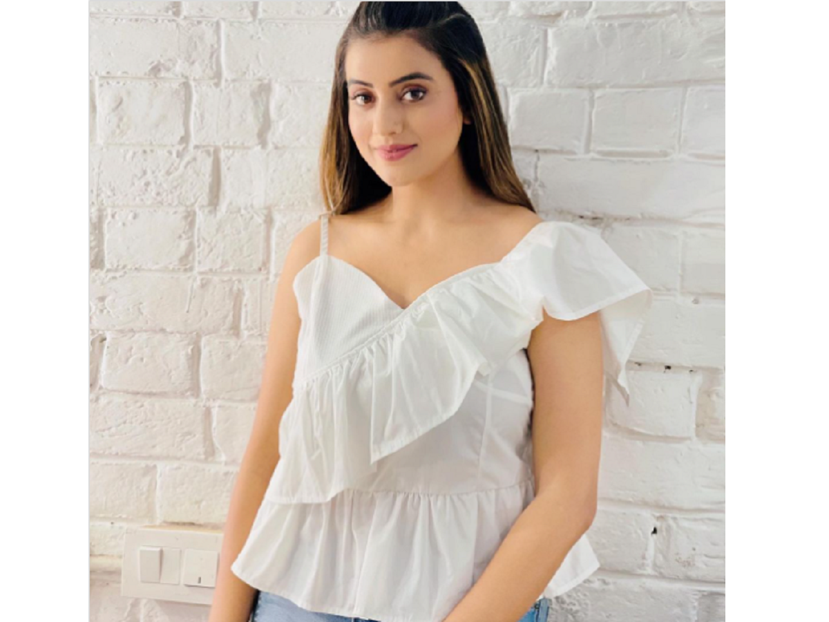 Akshara Singh stuns in a fresh ruffled white top | Bhojpuri Movie News - Times of India