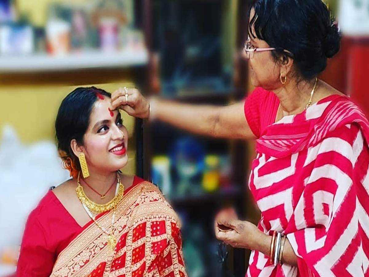 Mom-to-be Madhubani Goswami shares glimpses from her baby shower ceremony;  see pics of the lavish spread - Times of India