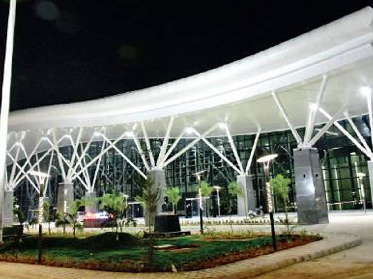 The terminal has a modern station building with centralised air-conditioning and airport-like façade