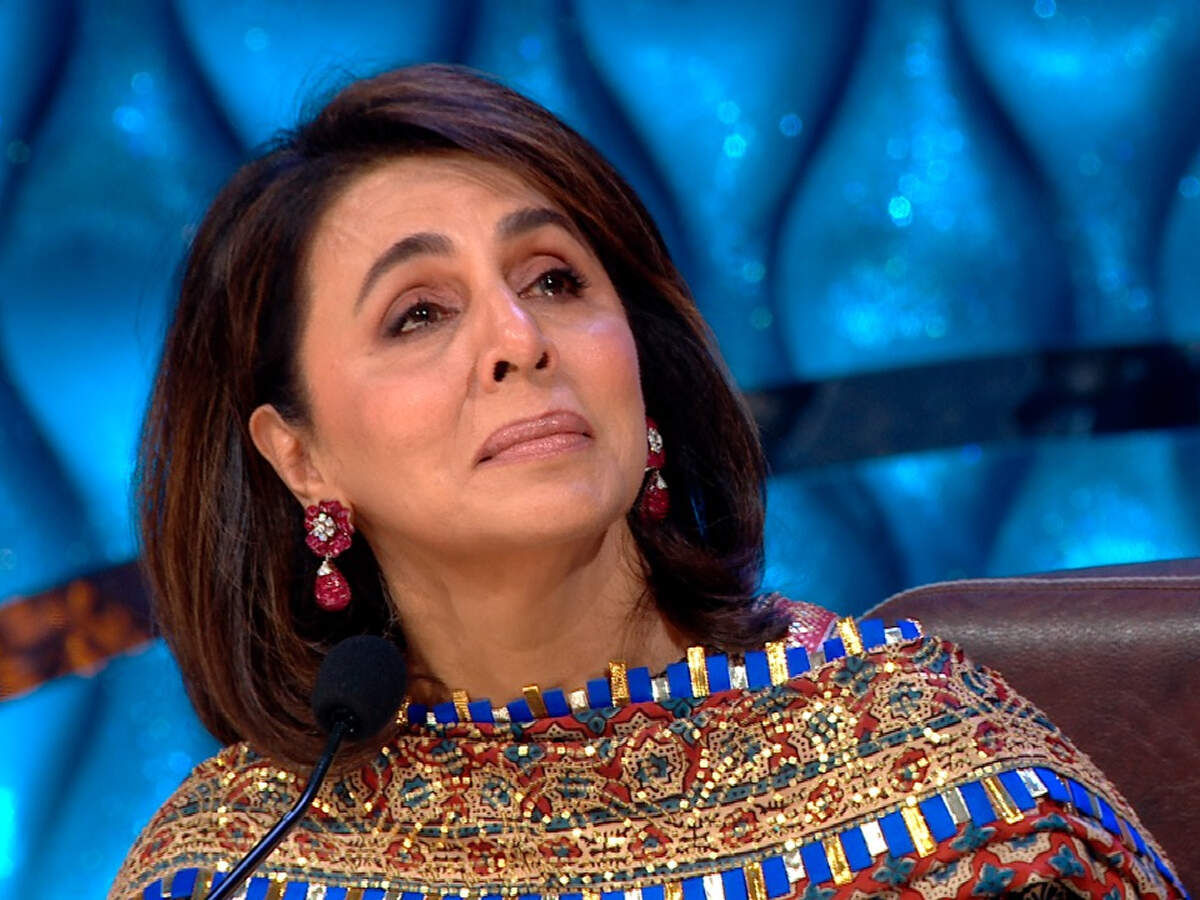 Indian Idol 12: Neetu Kapoor gets emotional looking at the video messages from late Rishi Kapoor's friends Jeetendra, Rakesh Roshan and Prem Chopra - Times of India